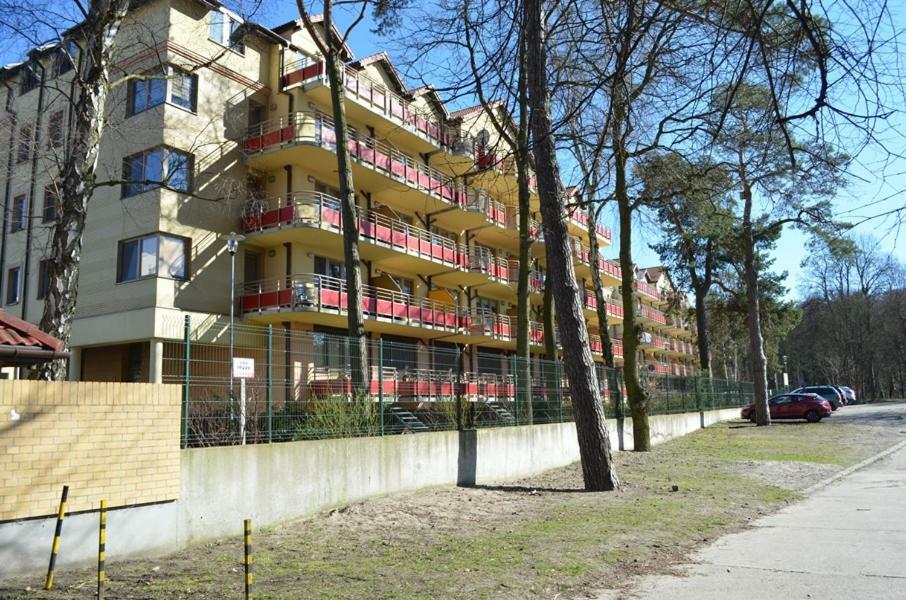 Апартаменты Apartament Zdrojowa U Heleny Свиноуйсьце Экстерьер фото